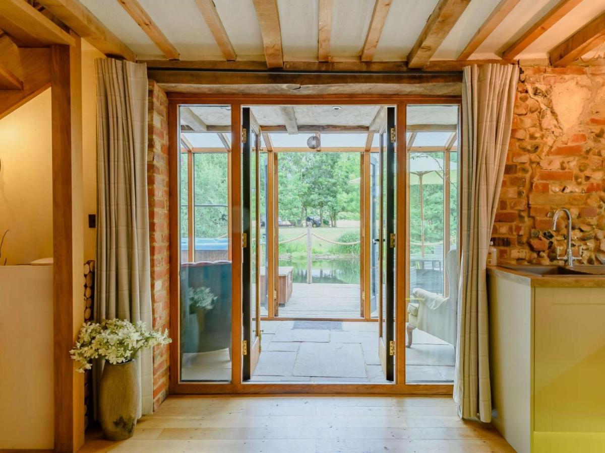 16Th Century Cartlodge With Private Hot Tub Diss Extérieur photo